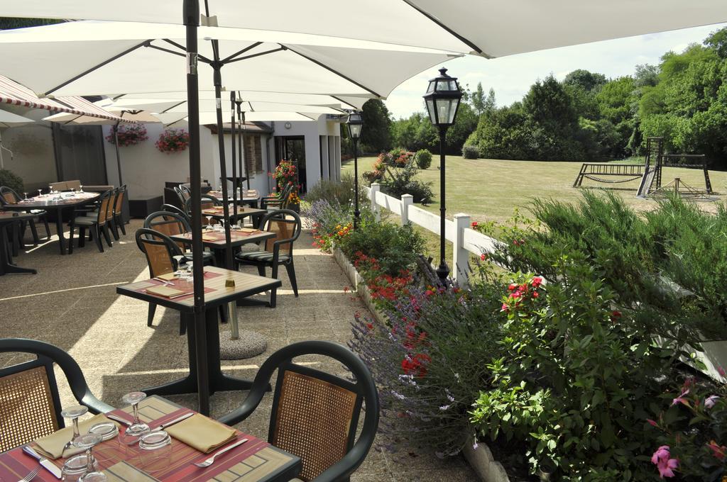 Hotel Restaurant Le Relais De Pouilly Exterior photo