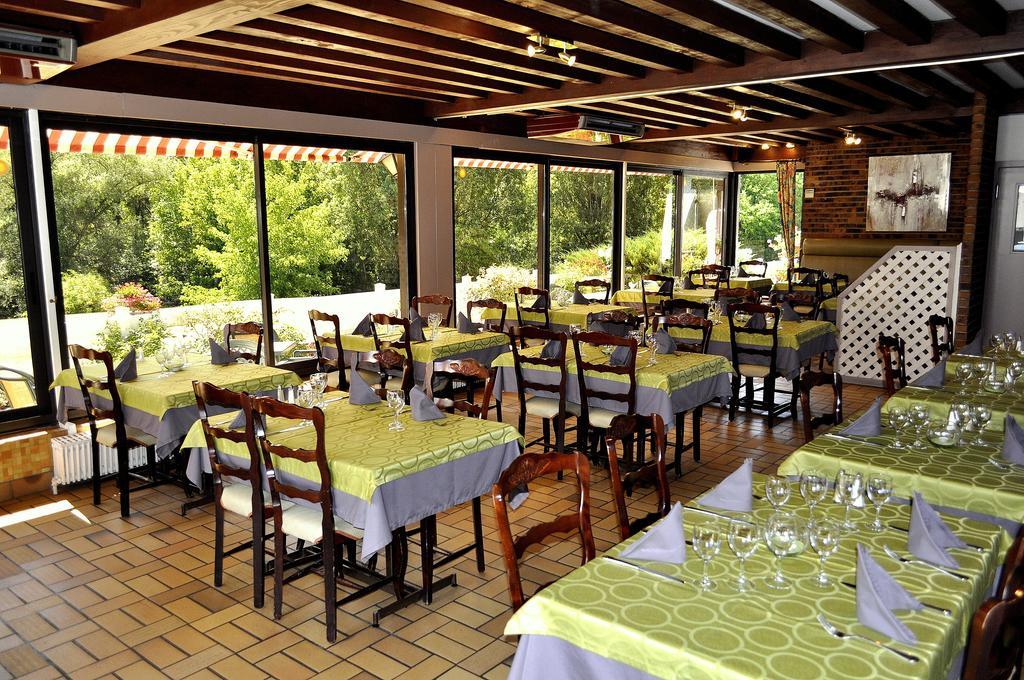 Hotel Restaurant Le Relais De Pouilly Exterior photo