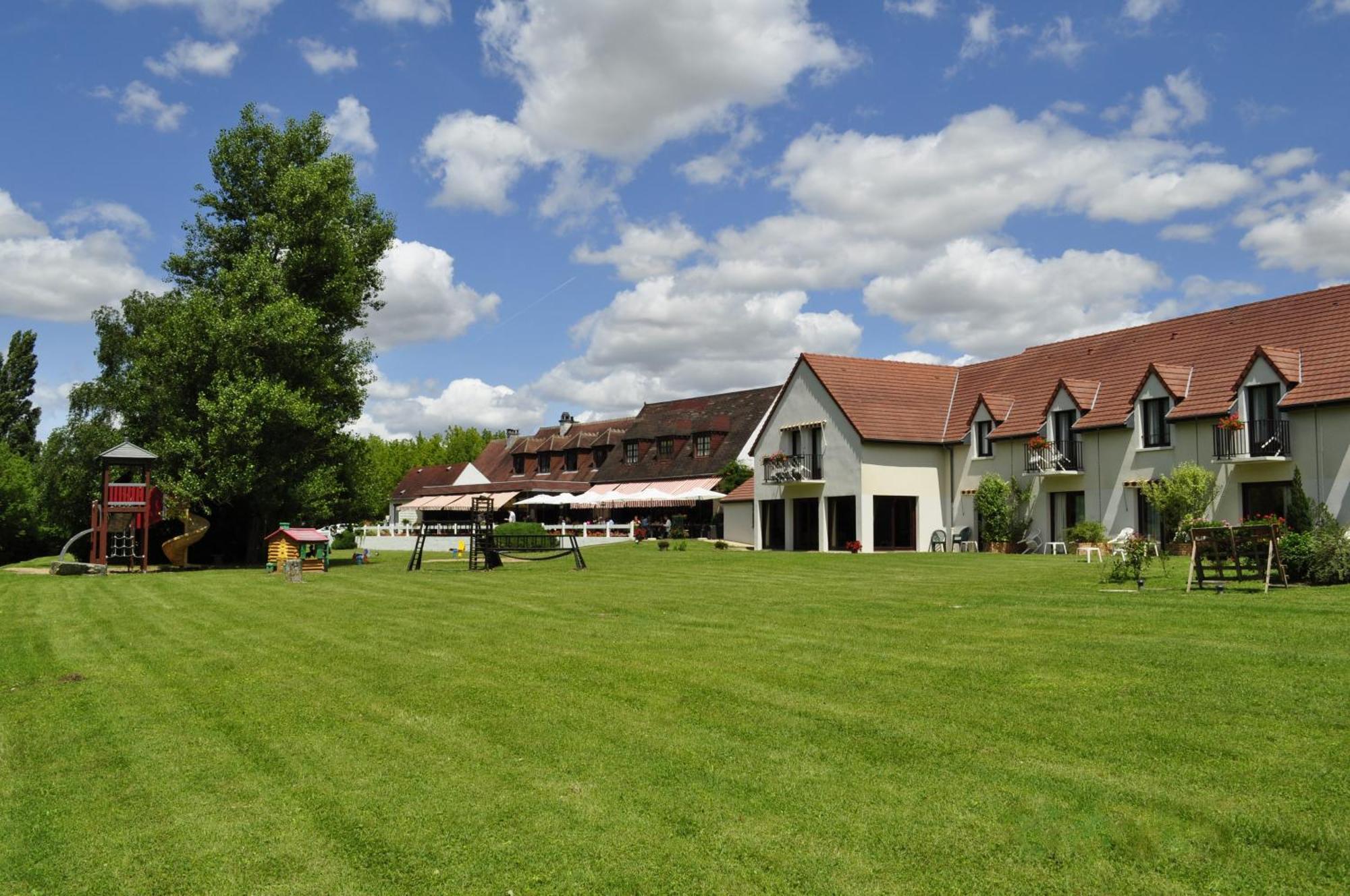 Hotel Restaurant Le Relais De Pouilly Exterior photo